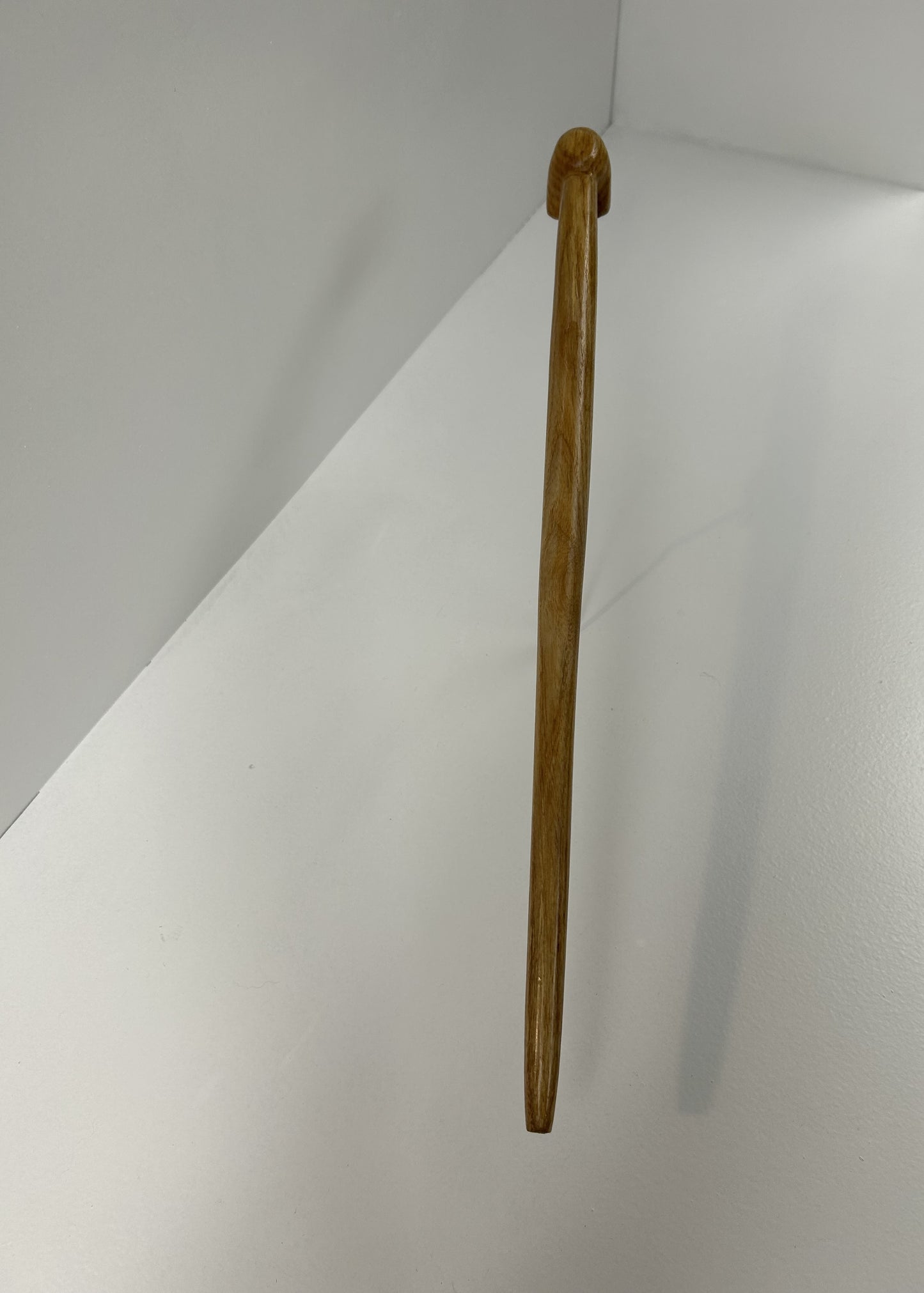 20" Oak wood pipe, 5/8" bowl width and depth